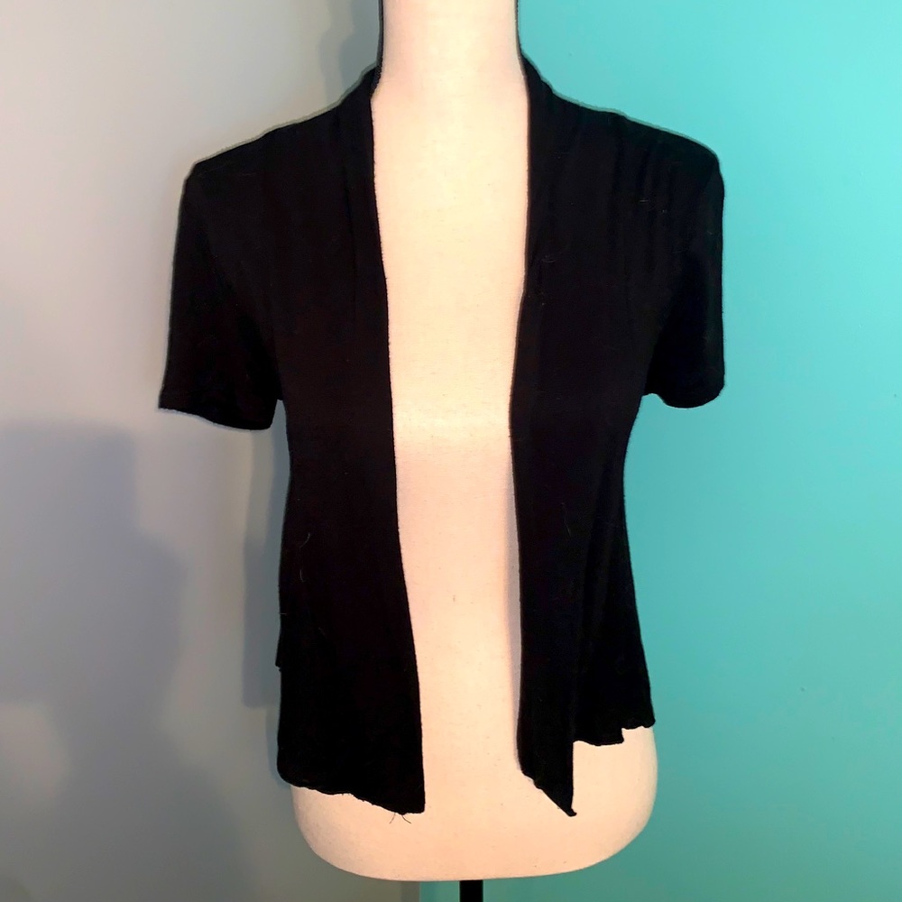 🧡50% off bundles! Black top to wear over tank